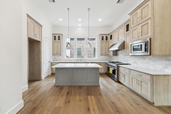 7527 Cuadro Lane  Houston 77055 Harris - Image 2