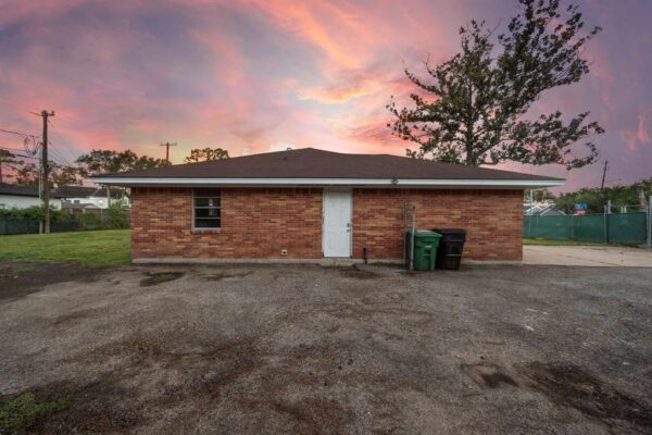 7819 Edgeway Drive  Houston 77055 Harris - Image 14