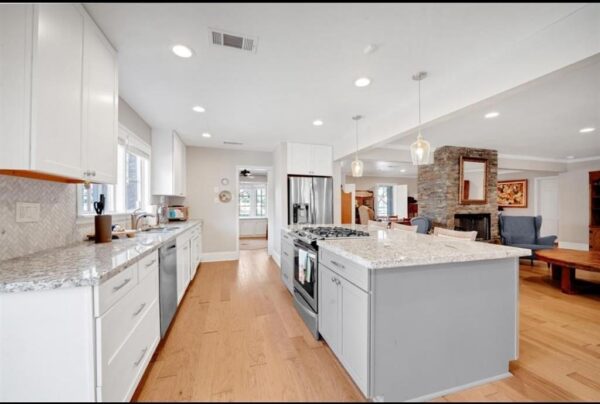 808 Chimney Rock Road  Houston 77056 Harris - Image 4
