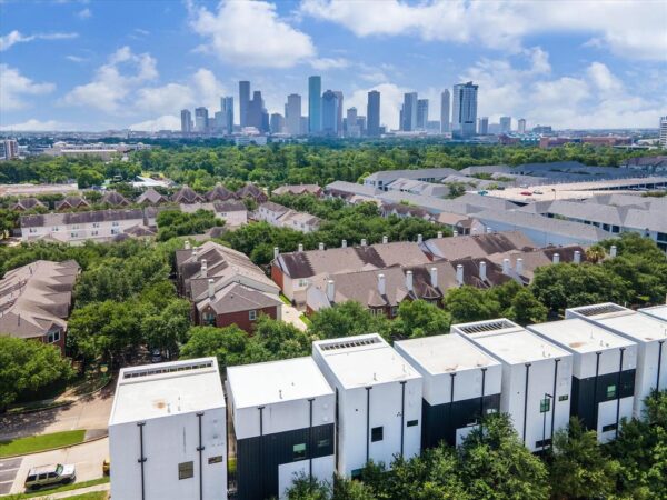 813 Memorial Heights Drive  Houston 77007 Harris - Image 2