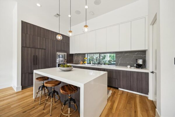 813 Memorial Heights Drive  Houston 77007 Harris - Image 8