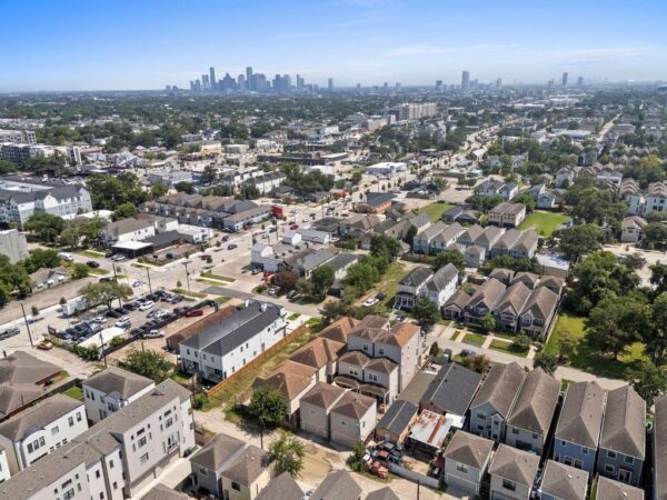 823 W 21st Street  Houston 77008 Harris - Image 11