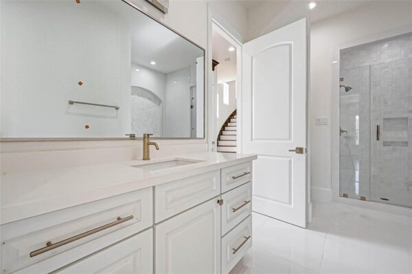 825 W 16th Street A Houston 77008 Harris - Image 24