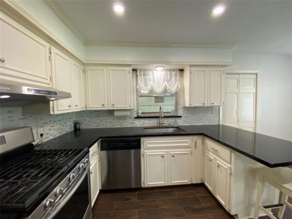 850 Pecanwood Lane  Houston 77024 Harris - Image 7