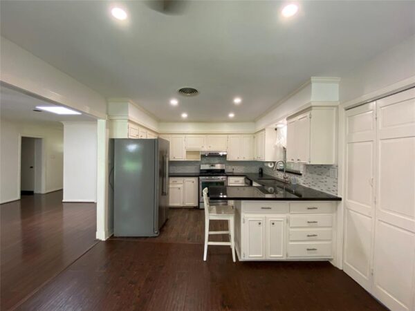 850 Pecanwood Lane  Houston 77024 Harris - Image 8