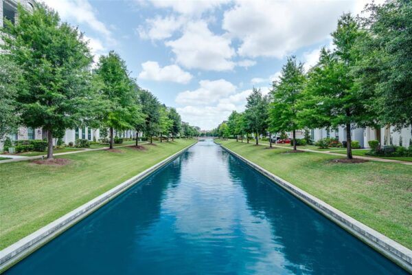 856 Dunleigh Meadows Lane  Houston 77055 Harris - Image 2