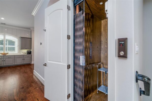 856 Dunleigh Meadows Lane  Houston 77055 Harris - Image 9