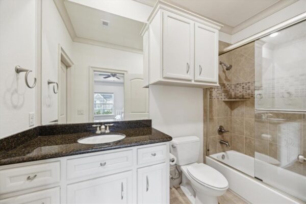 86 S Creekside Court  Houston 77055 Harris - Image 27