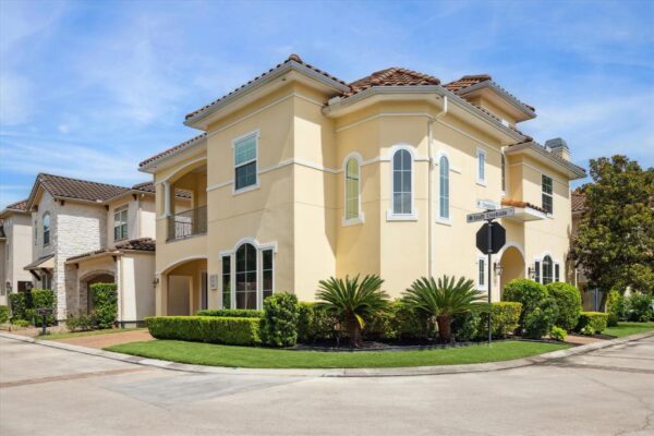 86 S Creekside Court  Houston 77055 Harris - Image 32