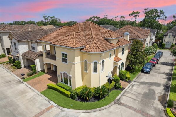 86 S Creekside Court  Houston 77055 Harris - Image 33