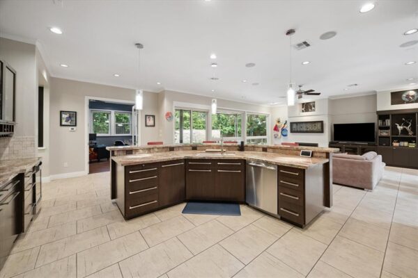 863 W 42nd Street  Houston 77018 Harris - Image 13