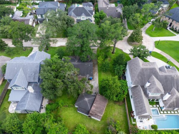 8630 Cedarbrake Drive  Spring Valley Village 77055 Harris - Image 11