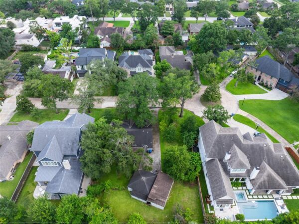 8630 Cedarbrake Drive  Spring Valley Village 77055 Harris - Image 12