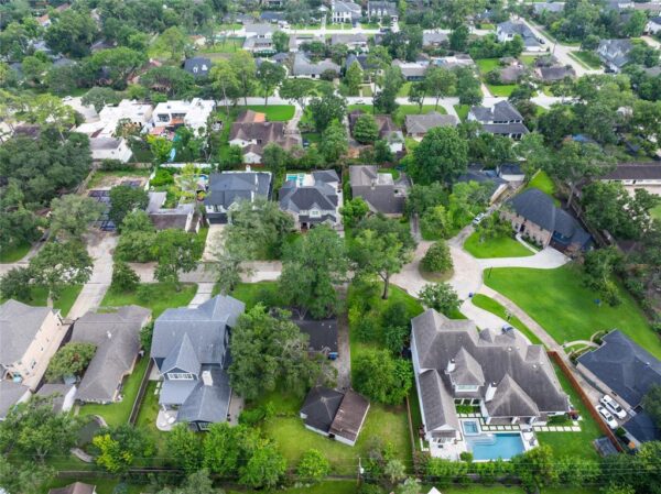 8630 Cedarbrake Drive  Spring Valley Village 77055 Harris - Image 13