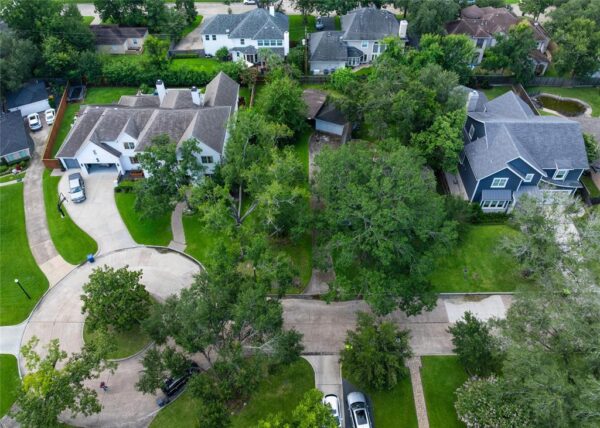 8630 Cedarbrake Drive  Spring Valley Village 77055 Harris - Image 6