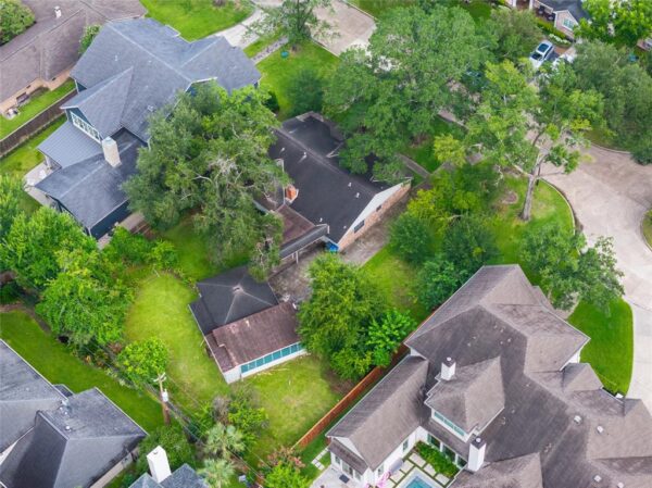 8630 Cedarbrake Drive  Spring Valley Village 77055 Harris - Image 9
