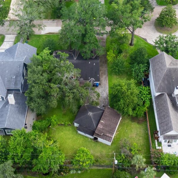 8630 Cedarbrake Drive  Spring Valley Village 77055 Harris - Image 10