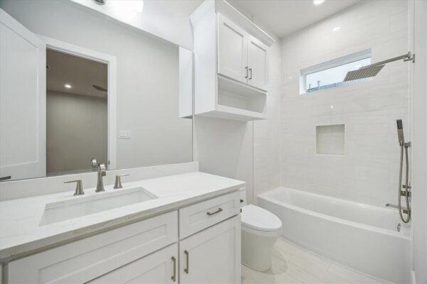 902 Knox Street A Houston 77007 Harris - Image 24