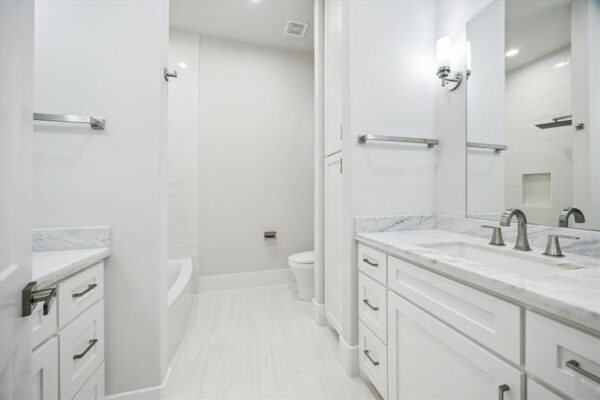 902 Knox Street A Houston 77007 Harris - Image 27