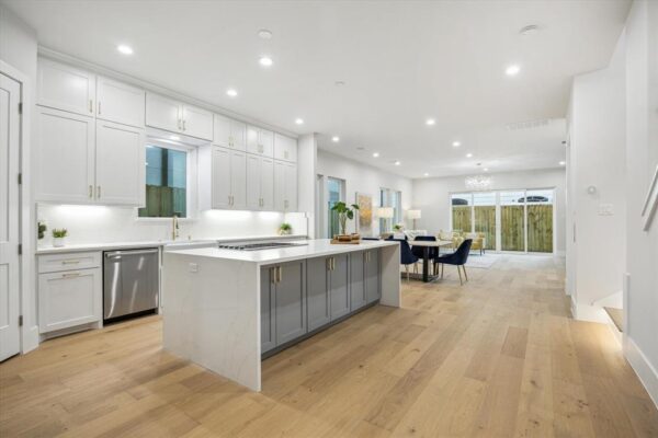 902 Knox Street A Houston 77007 Harris - Image 6