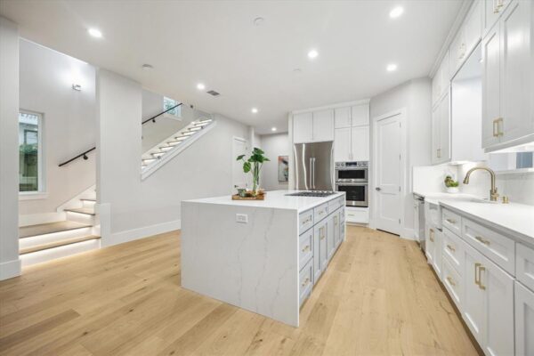902 Knox Street A Houston 77007 Harris - Image 9