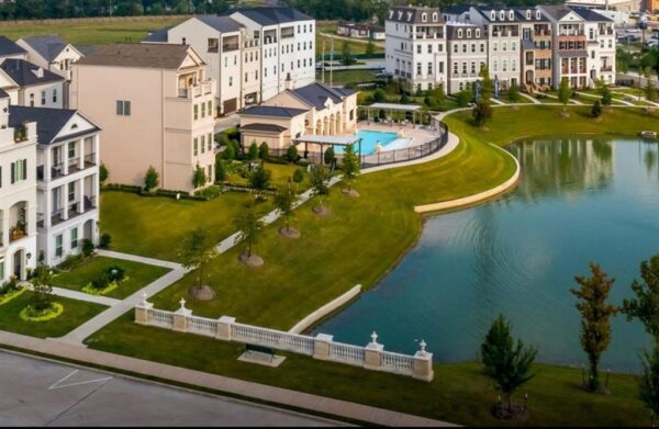 905 Blackshire  Houston 77055 Harris - Image 11