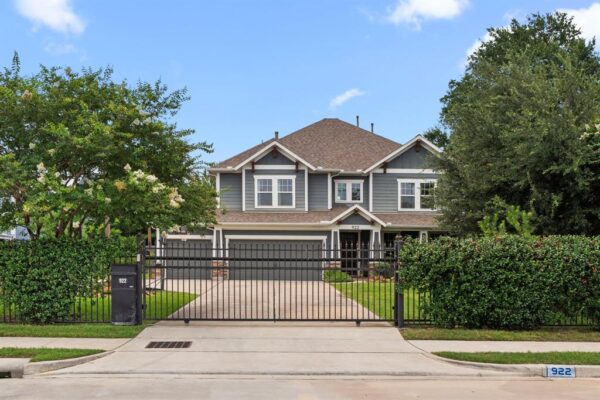 922 Wakefield Drive  Houston 77018 Harris - Image 2