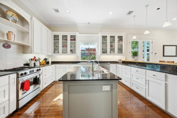940 Columbia Street  Houston 77008 Harris - Image 15