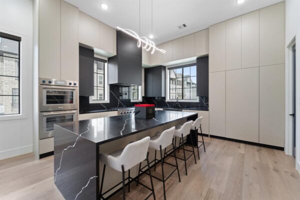 948 Blackshire Lane  Houston 77055 Harris - Image 2