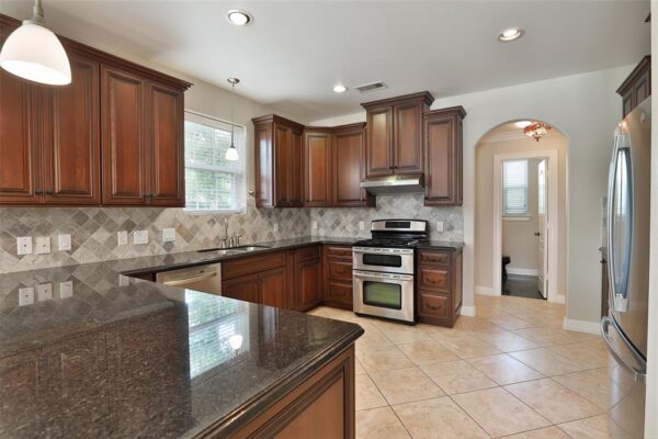 979 W 43rd Street  Houston 77018 Harris - Image 17