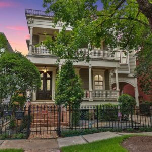 1132 Oxford Street  Houston 77008 Harris