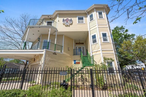 3201 White Oak Drive  Houston 77007 Harris