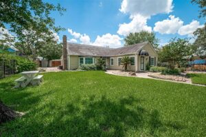 826 Heights Boulevard  Houston 77007 Harris
