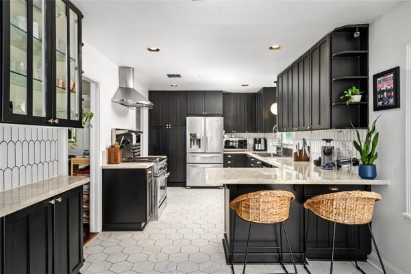 208 W 34th Street  Houston 77018 Harris - Image 10