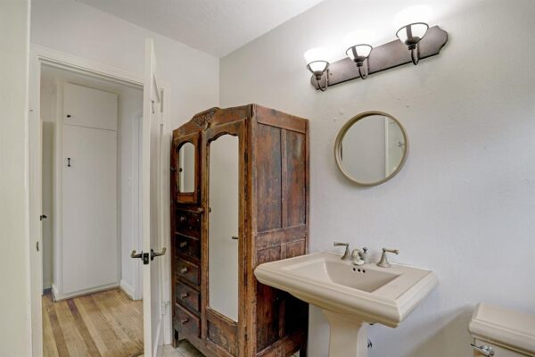 2402 Southgate Boulevard  Houston 77030 Harris - Image 10