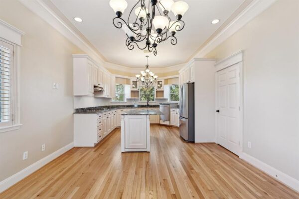 3201 White Oak Drive  Houston 77007 Harris - Image 11