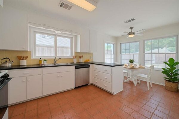 826 Heights Boulevard  Houston 77007 Harris - Image 12