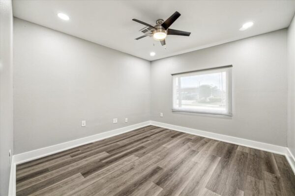 2106 Antoine Drive  Houston 77055 Harris - Image 14