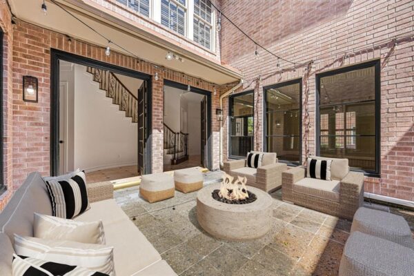 111 N Wynden Estates Court  Houston 77056 Harris - Image 17
