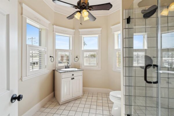 3201 White Oak Drive  Houston 77007 Harris - Image 15