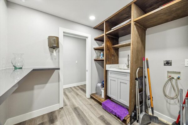 2106 Antoine Drive  Houston 77055 Harris - Image 16