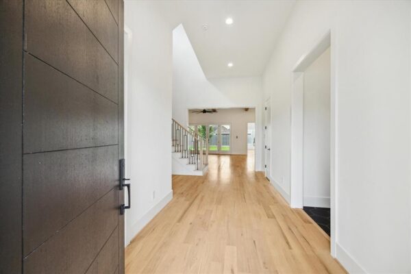 1419 Candlelight Lane  Houston 77018 Harris - Image 2