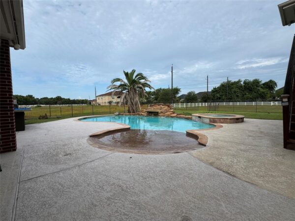 5519 Bridlewood Drive  Richmond 77469 Fort Bend - Image 2