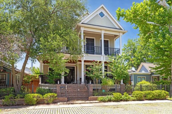 945 Waverly Street  Houston 77008 Harris - Image 2