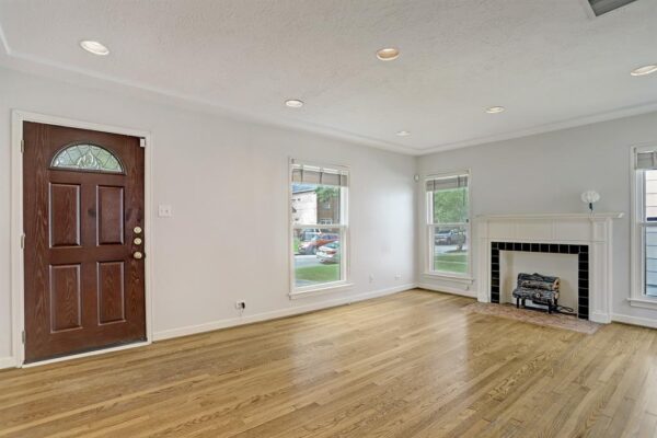 2402 Southgate Boulevard  Houston 77030 Harris - Image 2
