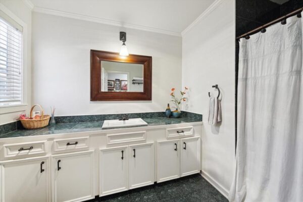 1902 Chimney Rock Road  Houston 77056 Harris - Image 12