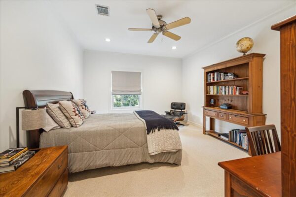 210 Park Laureate Drive  Houston 77024 Harris - Image 27