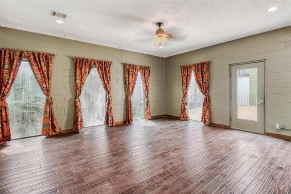 1607 E Bonner Street  Houston 77007 Harris - Image 29