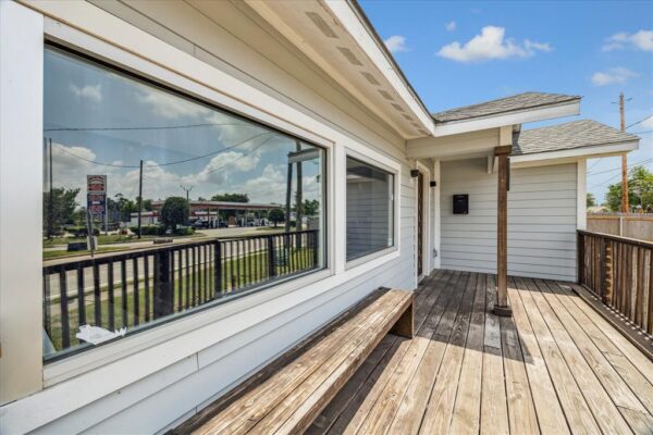 2106 Antoine Drive  Houston 77055 Harris - Image 3
