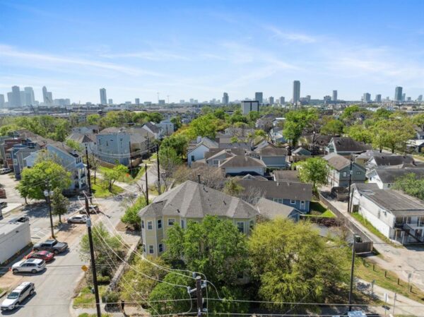 3201 White Oak Drive  Houston 77007 Harris - Image 30